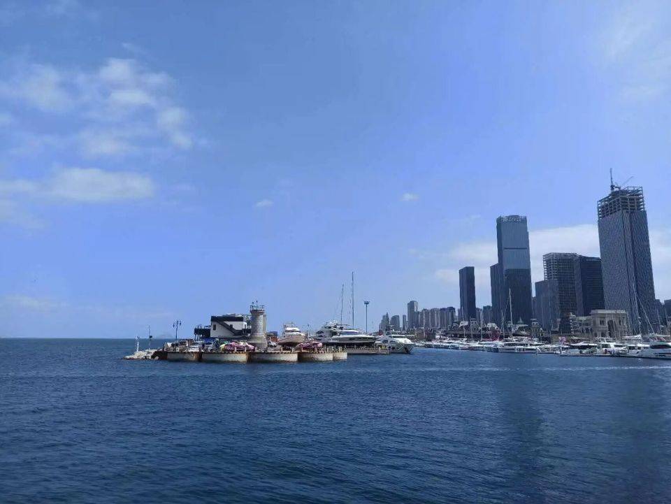 一晚亚朵全季他们选择在景区扎帐篷冰球突破黄金周酒店乱象:1千多(图2) 一晚亚朵全季他们选择在景区扎帐篷冰球突破黄金周酒店乱象:1千多(图2)