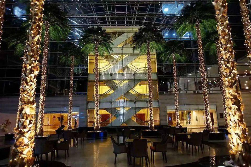 一晚亚朵全季他们选择在景区扎帐篷冰球突破黄金周酒店乱象:1千多(图5) 一晚亚朵全季他们选择在景区扎帐篷冰球突破黄金周酒店乱象:1千多(图5)