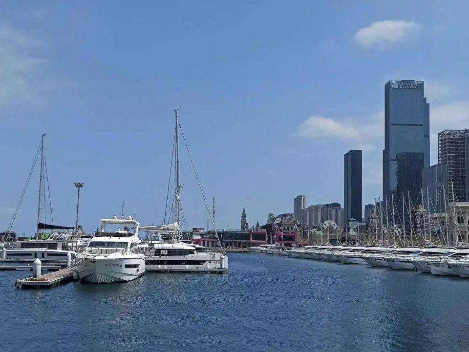 一晚亚朵全季他们选择在景区扎帐篷冰球突破黄金周酒店乱象:1千多(图7) 一晚亚朵全季他们选择在景区扎帐篷冰球突破黄金周酒店乱象:1千多(图7)