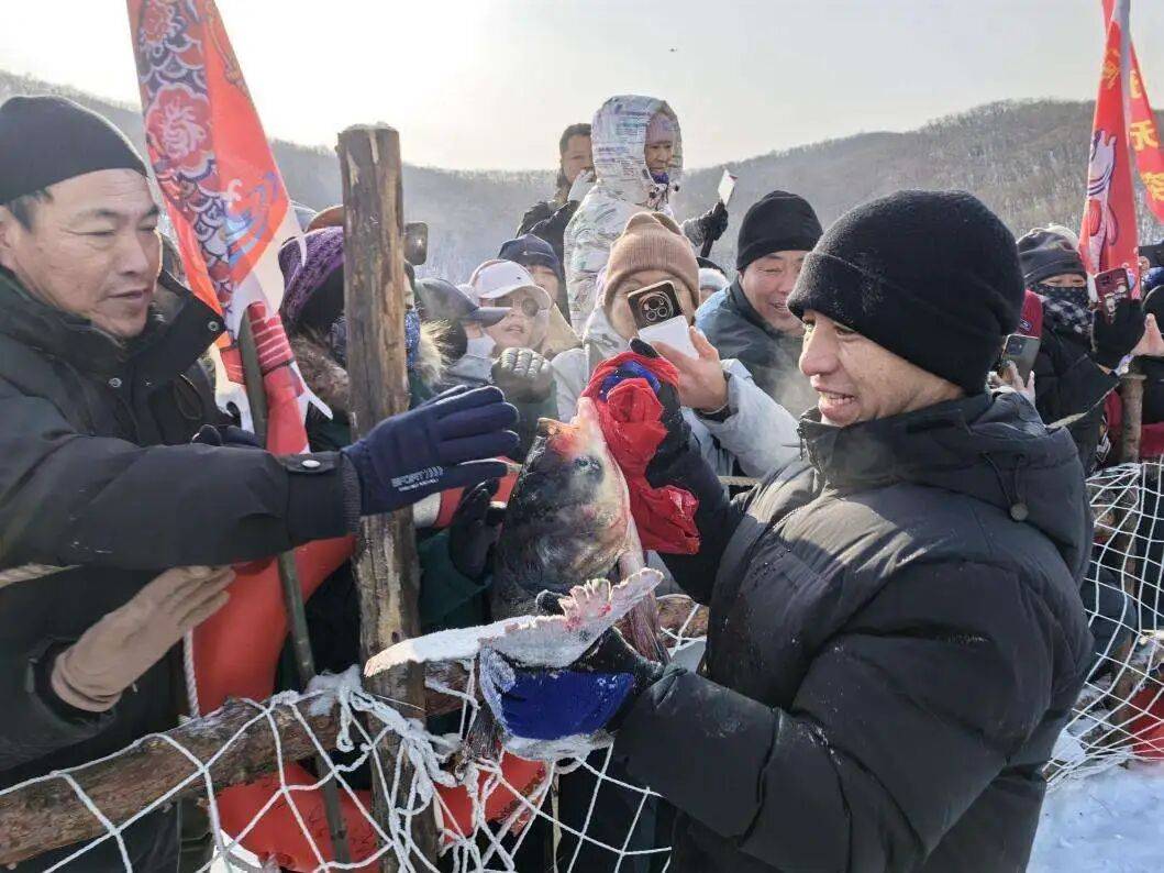 龙江日报】黑龙江牡丹江：大力发展冷水鱼特色产业冰球突破豪华版app【光明日报、中国食品报、黑(图3)